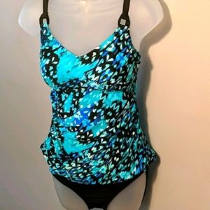 34 D Tankini swim suit